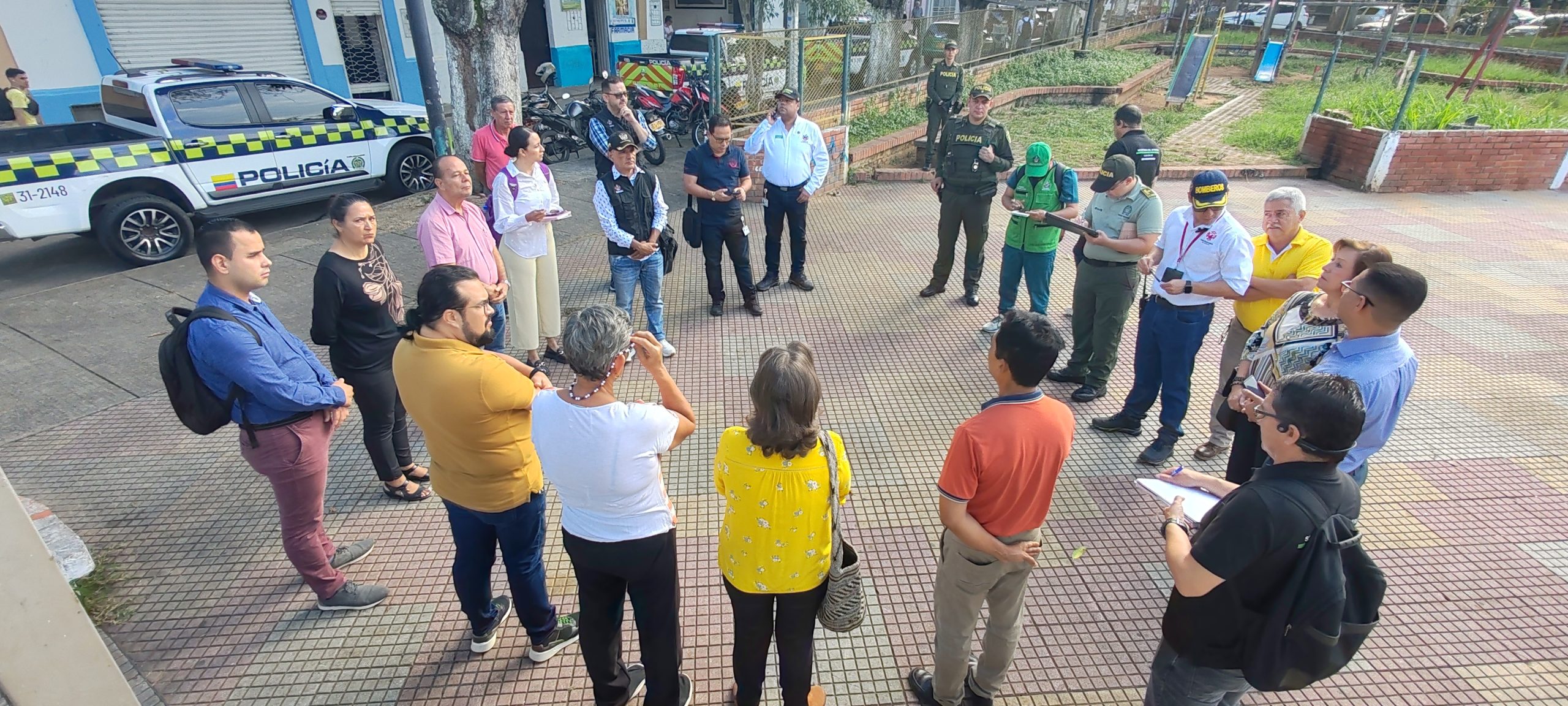 El secretario del Interior reunido con la comunidad del barrio García Rovira.