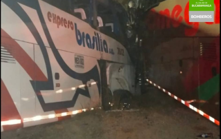 Accidente entre dos buses intermunicipales en la vía que conduce al municipio de Girón
