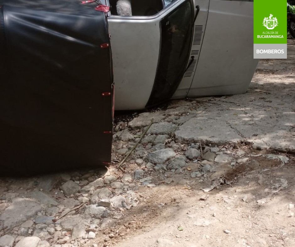 Bomberos atendió accidente de tránsito en la vereda Santa Rita de Bucaramanga