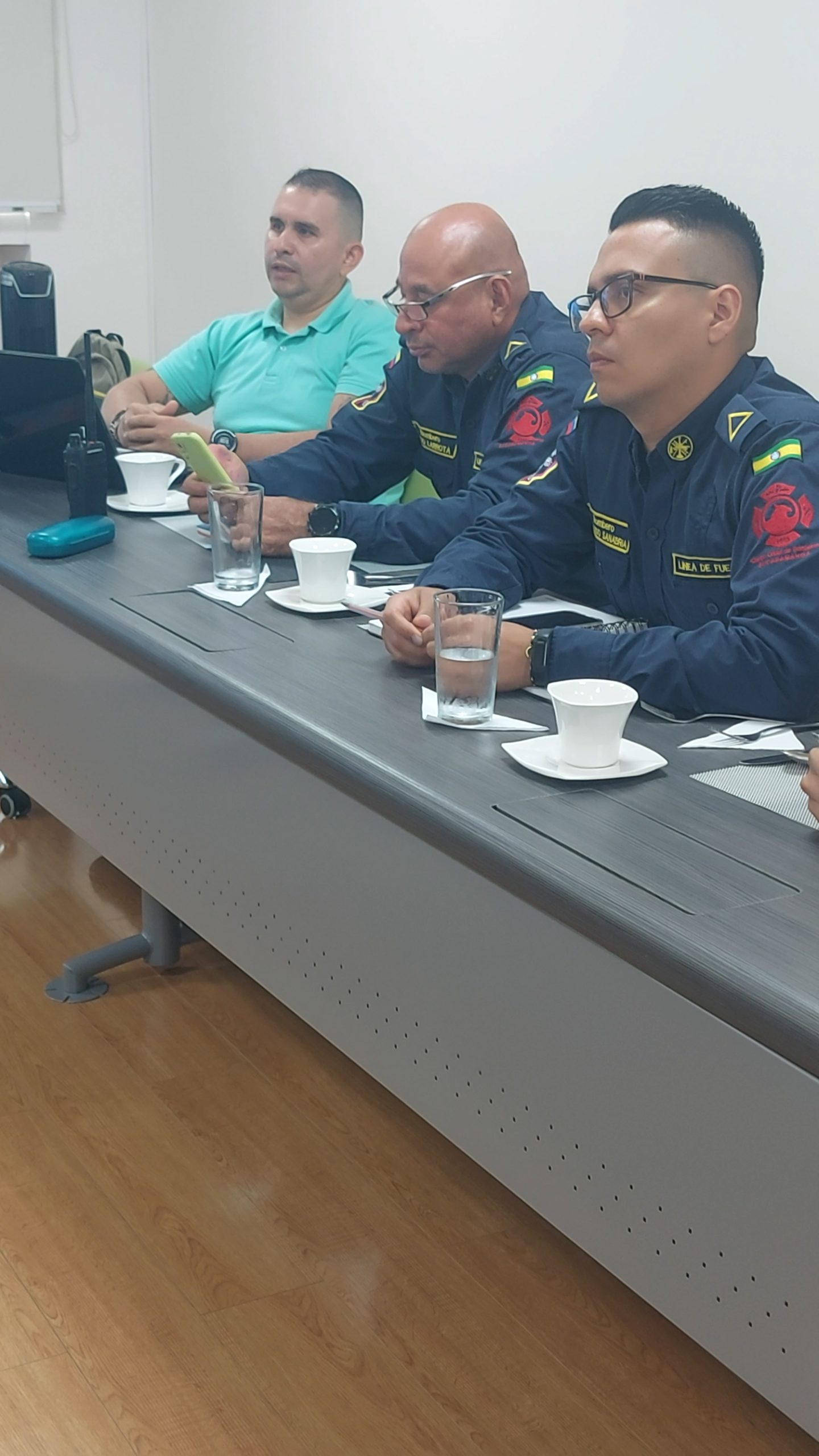 Primer encuentro entre directivas y sindicato de Bomberos Bucaramanga