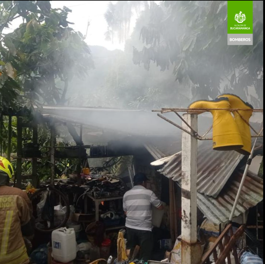 Incendio de una vivienda en la vereda El Pedregal, al norte de Bucaramanga