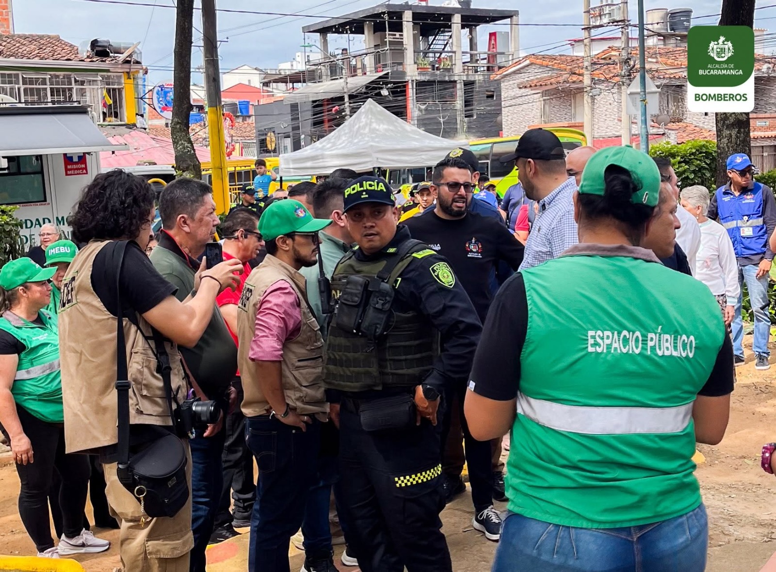 Bomberos Bucaramanga estuvo presente en ‘Alcalde en mi barrio’, en el barrio Asturias.